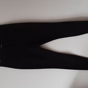Reitmans Womens black  pants. Size 12. Tapered with pockets.